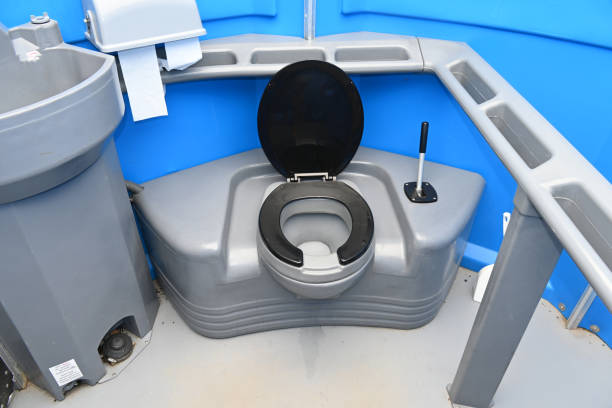 Best Portable restroom trailer rental  in Brownsville, FL